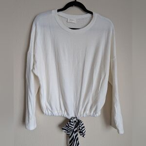 NWOT Everly Cream and Zebra Striped Top Size M